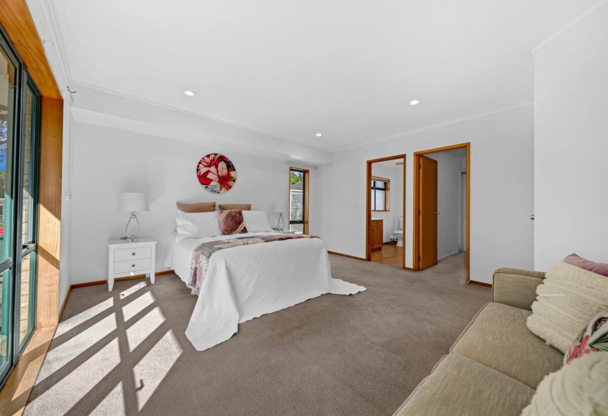 Botany Downs Secondary College zone, Once in 10 years, 370m2 5 beds 2 baths house with double garage on 2.2765ha land, 3.5 km to Somerville Intermediate School, 60 Potts Road, Whitford, Auckland