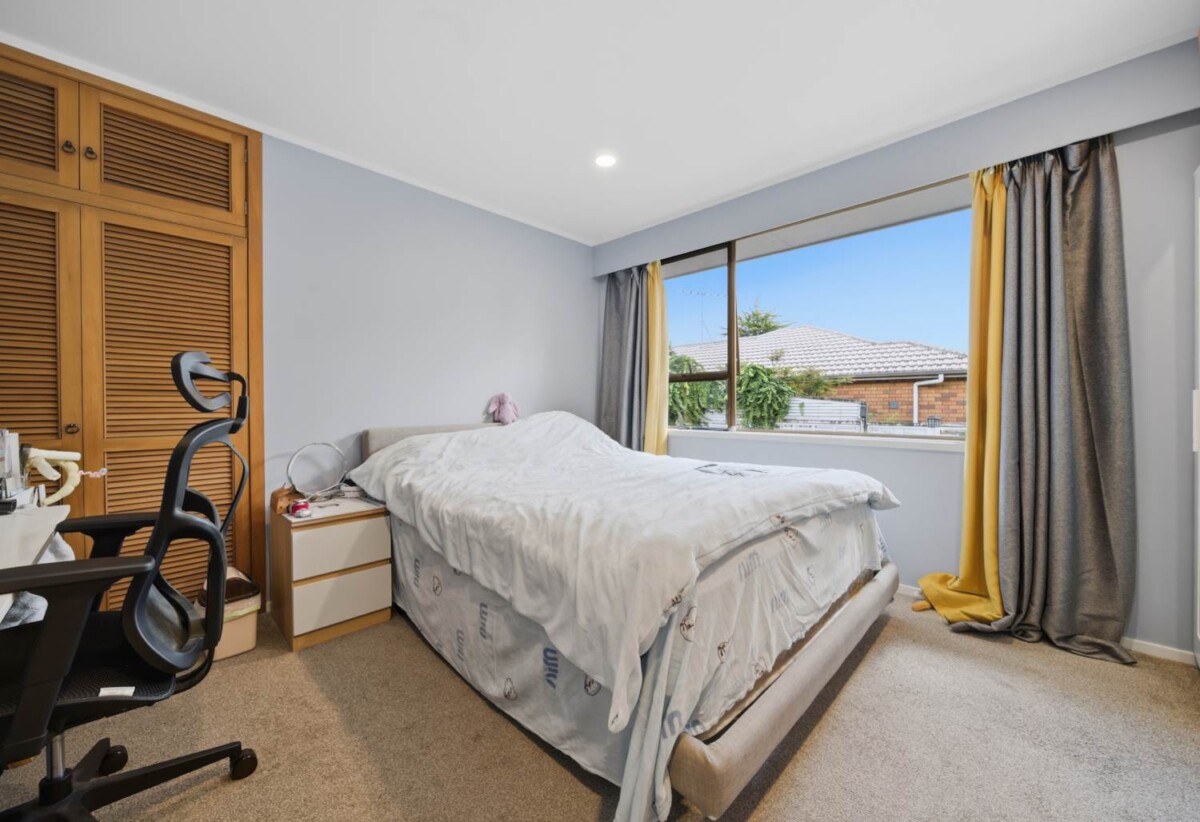 4 beds 3 baths house with double garage and swimming pool on 581m2 section, moments from schools, Albany Mall, motorway access, 0.2 km to Albany Junior High School, 319 Albany Highway, Albany, Auckland