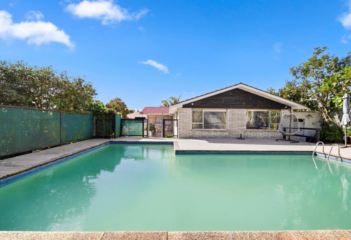 4 beds 3 baths house with double garage and swimming pool on 581m2 section, moments from schools, Albany Mall, motorway access, 0.2 km to Albany Junior High School, 319 Albany Highway, Albany, Auckland