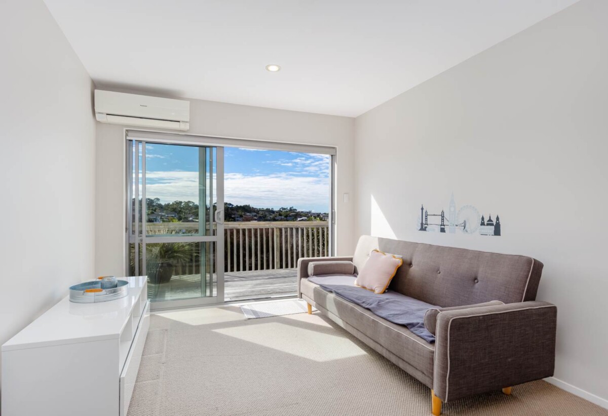 1Sea views, 5 beds 3.5 baths house with double garage on 600m2 section, over 50 m² of deck space, close to schools, Albany Mall, motorway access, 0.9 km to Oteha Valley School, 18 Fairview Avenue, Albany, Auckland