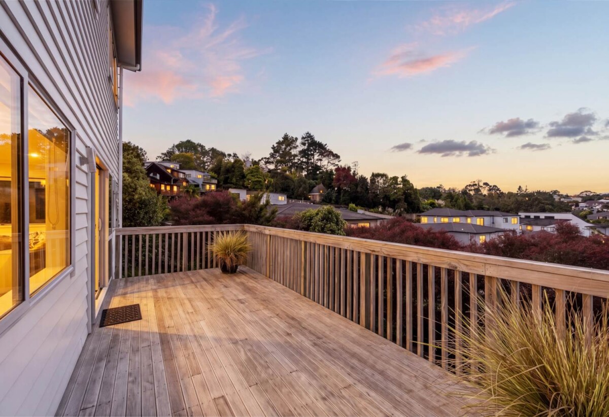 1Sea views, 5 beds 3.5 baths house with double garage on 600m2 section, over 50 m² of deck space, close to schools, Albany Mall, motorway access, 0.9 km to Oteha Valley School, 18 Fairview Avenue, Albany, Auckland