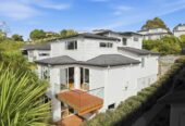 317m2 Standalone 6 beds 4.5 baths house with double garage on 562m2 section, easy access to motorway, close to park, Walking distance to Upper Harbour Primary School, zoned for Albany Junior High and Albany, 104 Admirals Court Drive, Greenhithe, Auckland