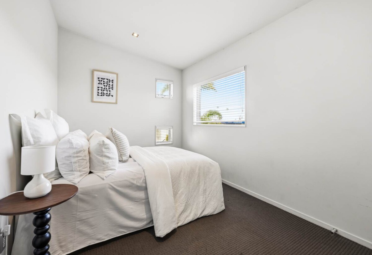 Must sell, Double Grammar school zone, Built-in lift, 4 beds (2 ensuites) 3 baths home with double garage, 1 ensuite ground floor, Zoned for Royal Oak Primary School, Auckland Normal Intermediate, Epsom Girls Grammar School and Auckland Grammar School, 510B Manukau Road, Epsom, Auckland