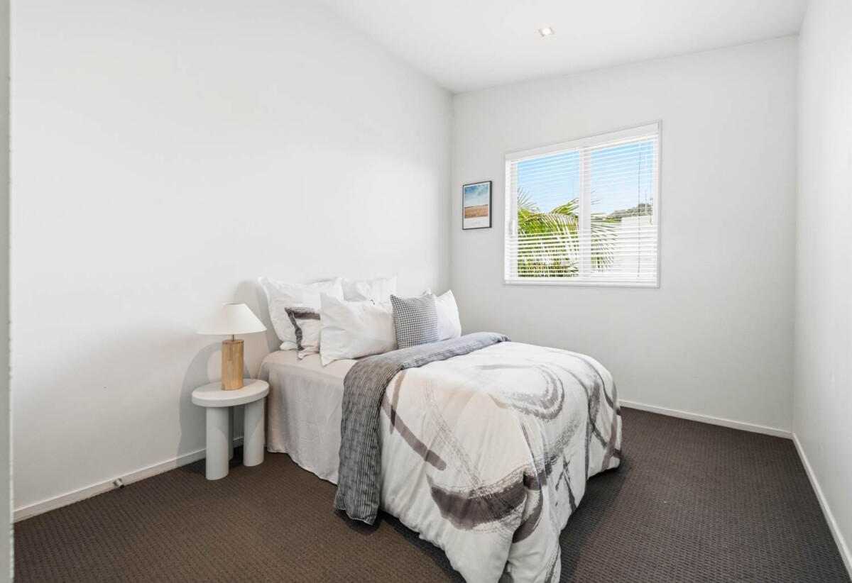 Must sell, Double Grammar school zone, Built-in lift, 4 beds (2 ensuites) 3 baths home with double garage, 1 ensuite ground floor, Zoned for Royal Oak Primary School, Auckland Normal Intermediate, Epsom Girls Grammar School and Auckland Grammar School, 510B Manukau Road, Epsom, Auckland