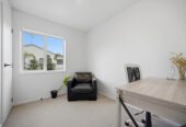 Must sell, Rangitoto College zone, 3 beds 1.5 bath home with garage, move-in ready, minutes to schools, Albany Mall, motorway access, 0.7 km to Oteha Valley School, 4/78 Fernhill Way, Oteha, Auckland