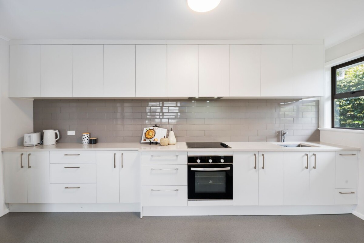 Home and income on 716m2 section, 3 beds 1 bath main home + standalone 2 beds ( 1 bed plus 3.2m x 2.6m flexi room) 1 bath minor dwelling, currently rented With a combined return of $1,135 per week, near schools, parks, shops, and transport routes, 50 Barrys Road, Glendene, Auckland