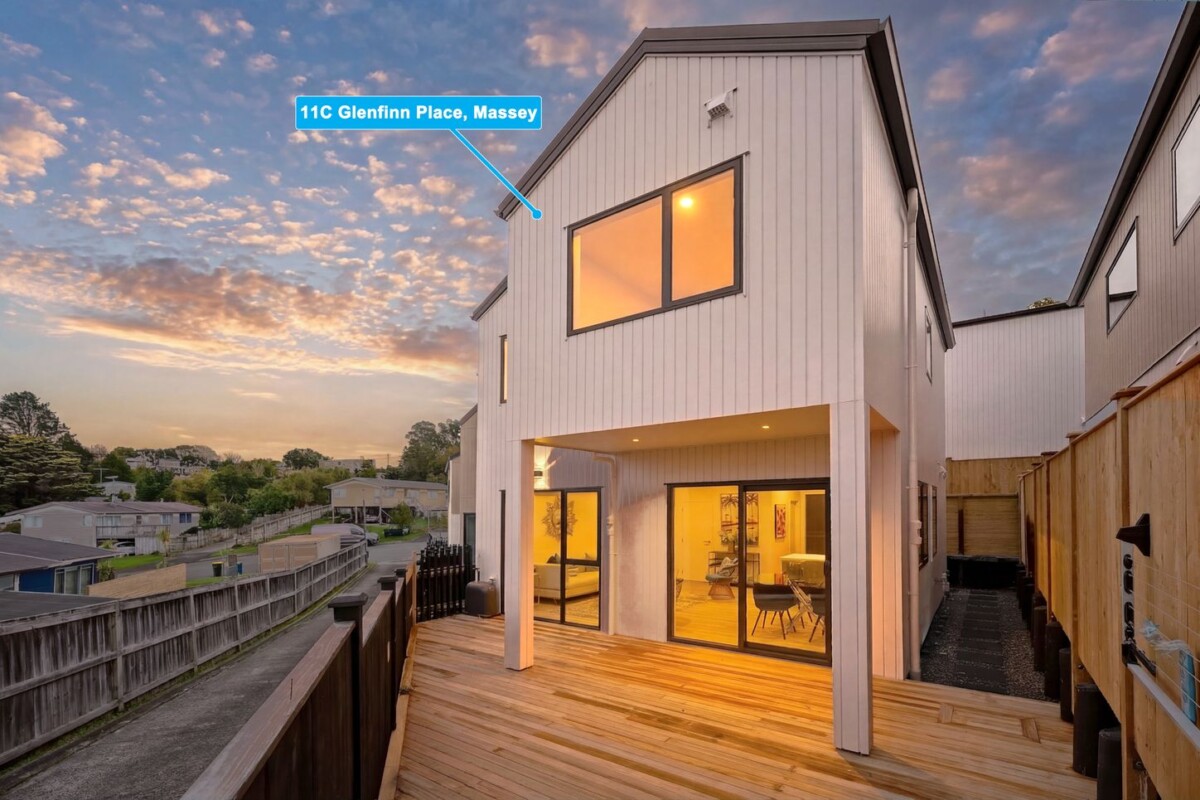 Brandnew standalone 3 beds 1.5 baths home with car park, just minutes from key amenities including Westgate Shopping Centre, motorway access, with Massey Primary and Massey High School within easy walking distance, along with zoning for St Paul’s School, 3/11 Glenfinn Place, Massey, Auckland