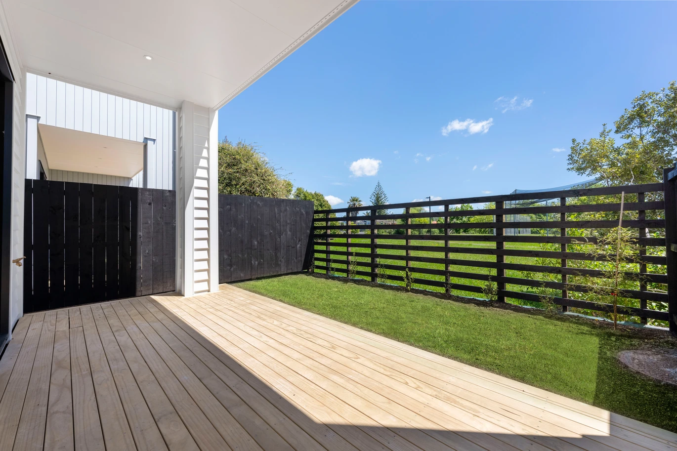 Brandnew, Smart Layout Parkside 2 beds + study home with car park, moments from shopping centres, 4/18 Albert Road, Kelston, Auckland