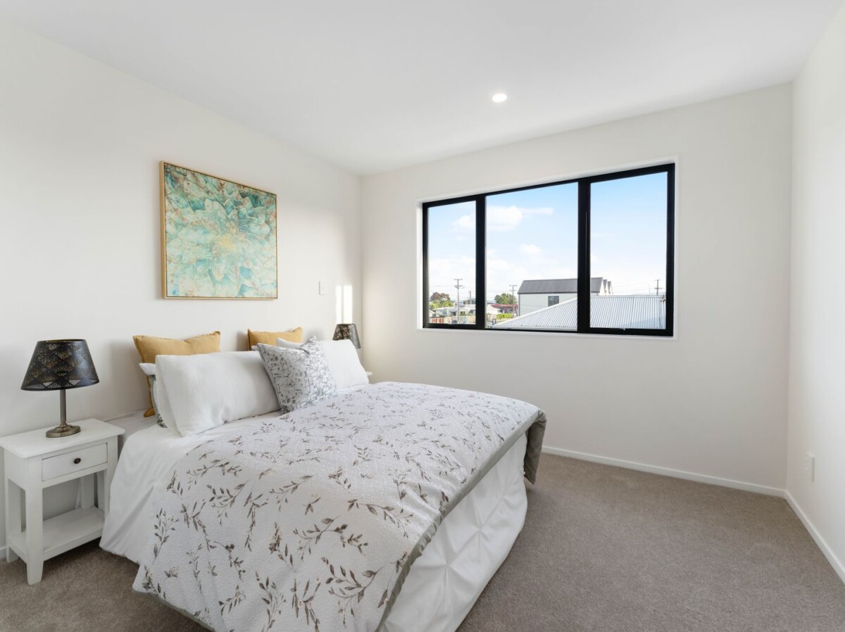 10-year Halo guarantee, Brandnew standalone 4 beds 3.5 baths home with garage, less than a minute from Matipo Primary School, with Te Atatu Peninsula Park just moments away and a short walk to Te Atatu Intermediate and Rutherford College. New World, the library, and local amenities are close by, 71B Matipo Road, Te Atatu Peninsula, Auckland
