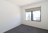 For rent, 3 beds 2 baths townhouse with garage, Available Now, 22 Korokio Lane, Henderson, Auckland