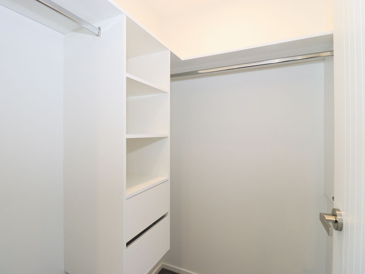 For rent, 3 beds 2 baths townhouse with garage, Available Now, 22 Korokio Lane, Henderson, Auckland