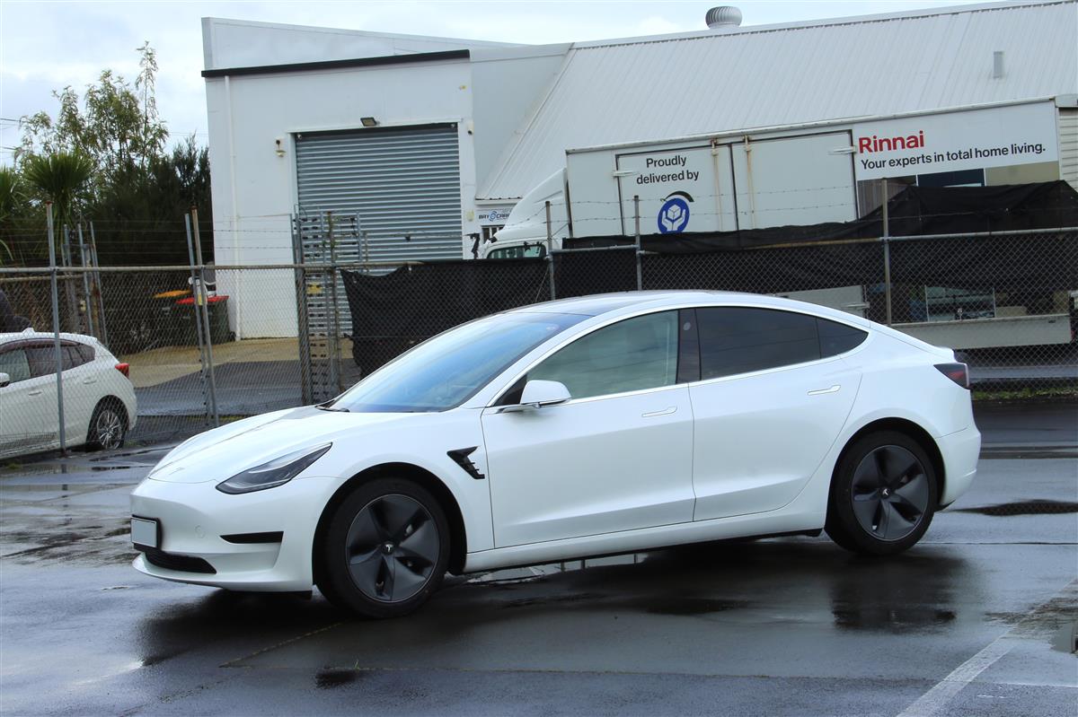 2019 Tesla Model 3 Long Range 4WD Sedan Automatic, Electric, 5 seats, 25,000 km
