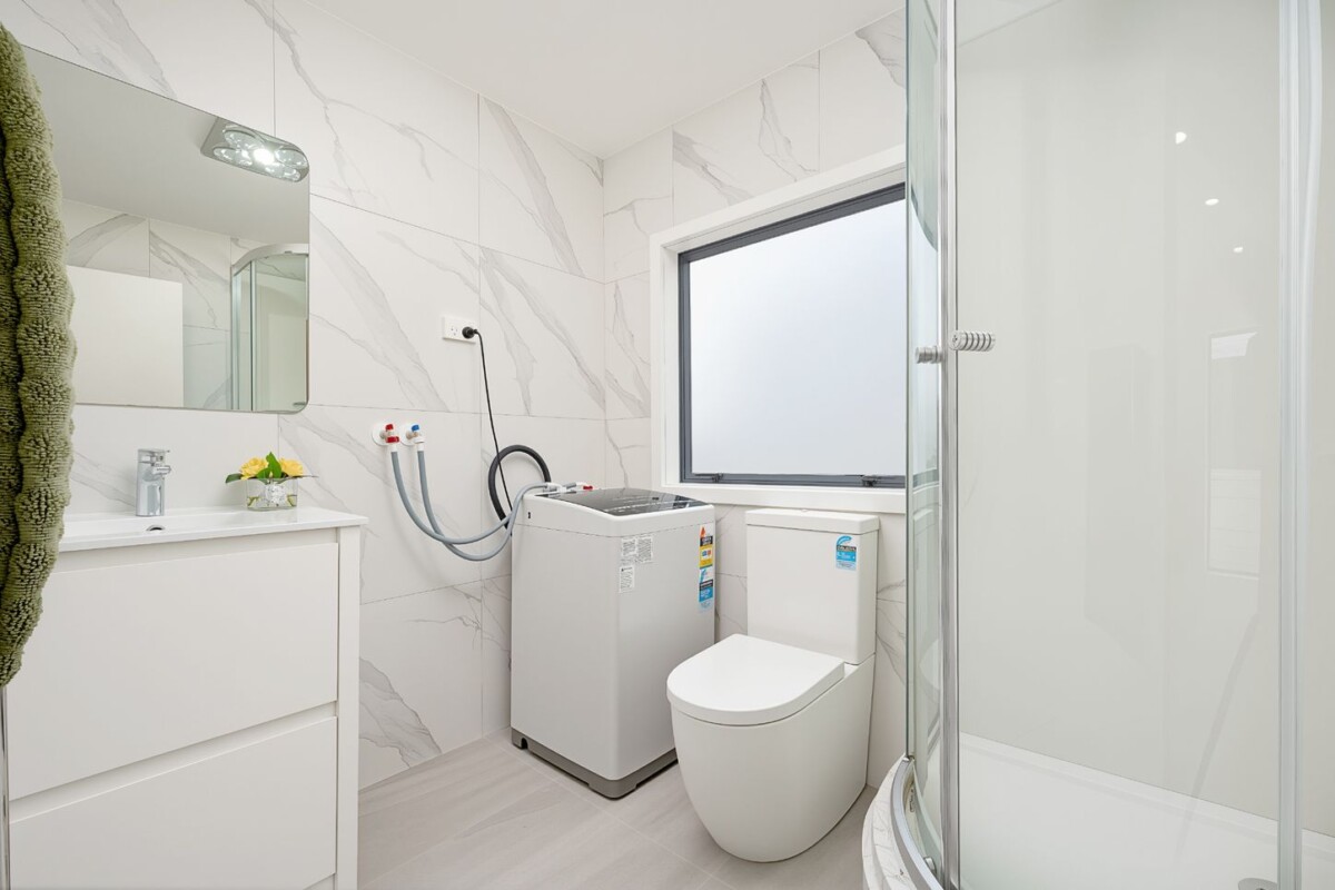 Once in 10 years, Overseas owners, 118m2 4 beds 2 baths house ( 2 beds 1 bath main home + 2 beds 1 bath granny) on 471m2 section, A generous deck, a practical shed and additional storage areas, and on New Year’s Eve you can even enjoy the fireworks from the Sky Tower from home, 140D Hepburn Road, Glendene, Auckland