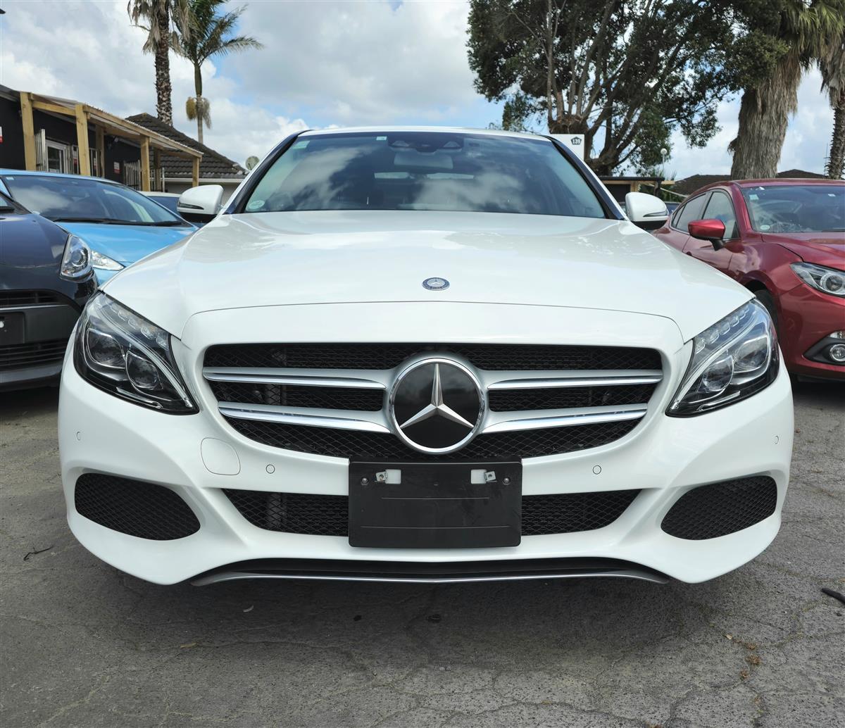 2016 Mercedes-Benz C 200 **Cruise Control**Heating Seats**Half Leather & Electric Seats**Reversing Camera**Machine Face Factory Mags** Sedan Automatic, 5 seats, Petrol, 1,991 cc, 105,572 km