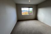 For rent, 4 beds 2 baths house with double garage, Available Now, 10 Chard Place, Mission Heights, Auckland