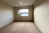 For rent, 4 beds 2 baths house with double garage, Available Now, 10 Chard Place, Mission Heights, Auckland