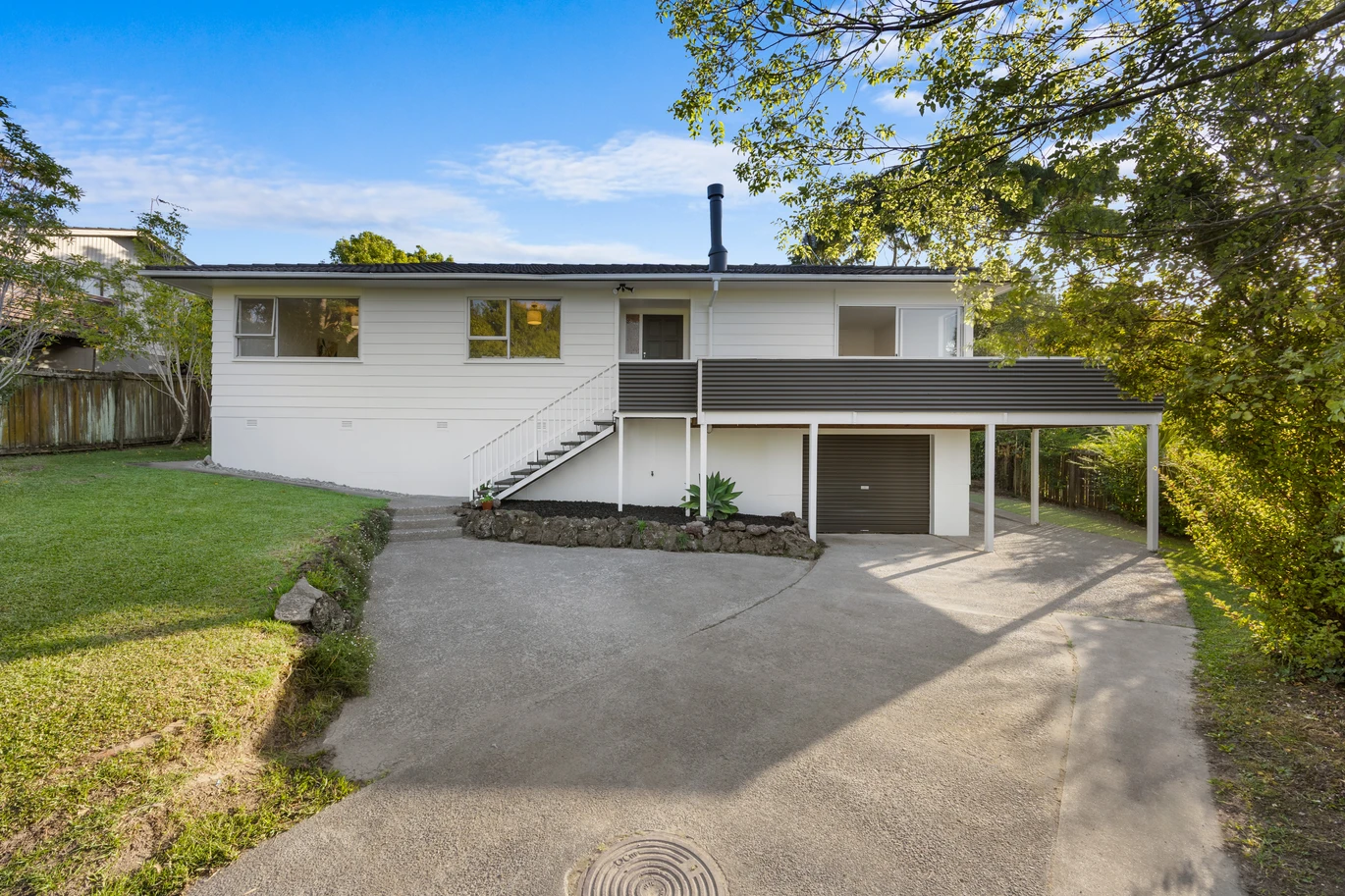 160m2 2 beds 2 baths house with garage on 724m2 section, A separate garage adds practicality and flexibility, offering secure parking, workshop space, or additional storage. With plenty of off-street parking available. 9 Osmond Court, Sunnyvale, Auckland
