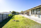 5 x 1-bed units ( each unit 1 bed 1 bath 1 car park) on 835m2 section, offers an estimated rental return of $2,250 per week, minutes from Kingsland and Grey Lynn villages, easy motorway access, schools nearby, including Western Springs College, Mt Albert Grammar School, Auckland Girls’ Grammar School, and Kowhai Intermediate. 1-5/1 Derwent Street, Western Springs, Auckland