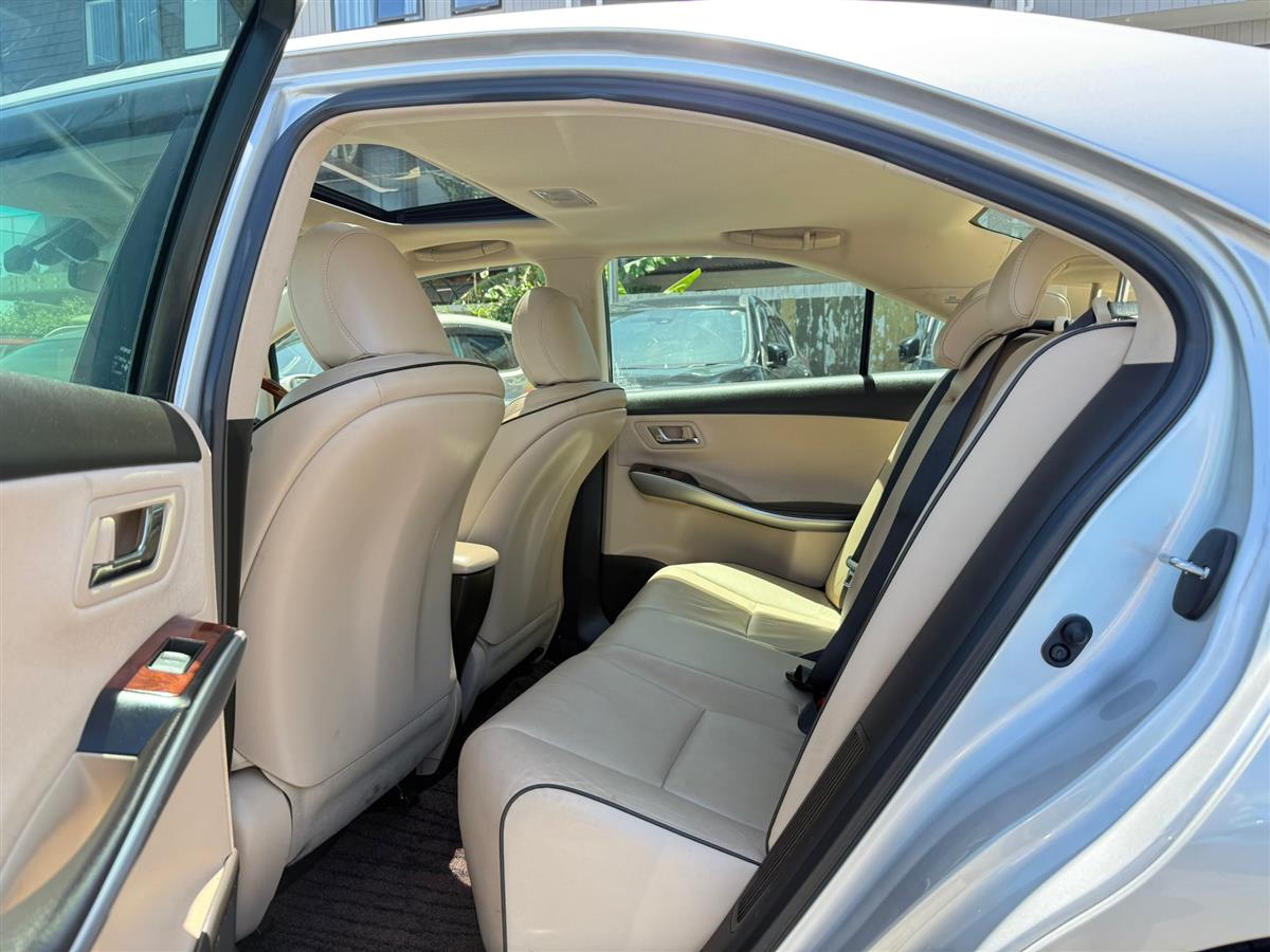 2013 Toyota Sai **Sunroof**Cruise Control**Leather Seats** Sedan Automatic, Silver, 5 seats, Hybrid, 2,362 cc, 95,730 km
