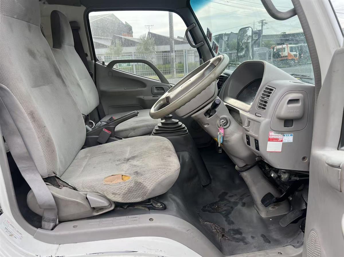 2007 Toyota Toyoace XZU508 Van Manual, 3 seats, Diesel,4,000 cc, 227,821 km
