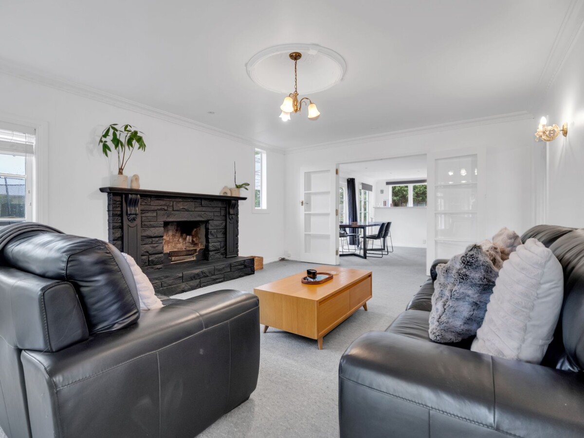 208 m2 Lifestyle 4 beds 2 baths house with sleepout on 1.29 ha land, 3-bay garaging, substantial 4-bay shedding with 3-phase power, and an additional 2-bay garage, close to Te Kauwhata village, you’ll have access to schools, childcare, medical facilities, emergency services, a golf course, sports clubs, a library, and a range of shops and cafés, approx 83 km to Auckland, 232 Martin Road, Waerenga, Waikato