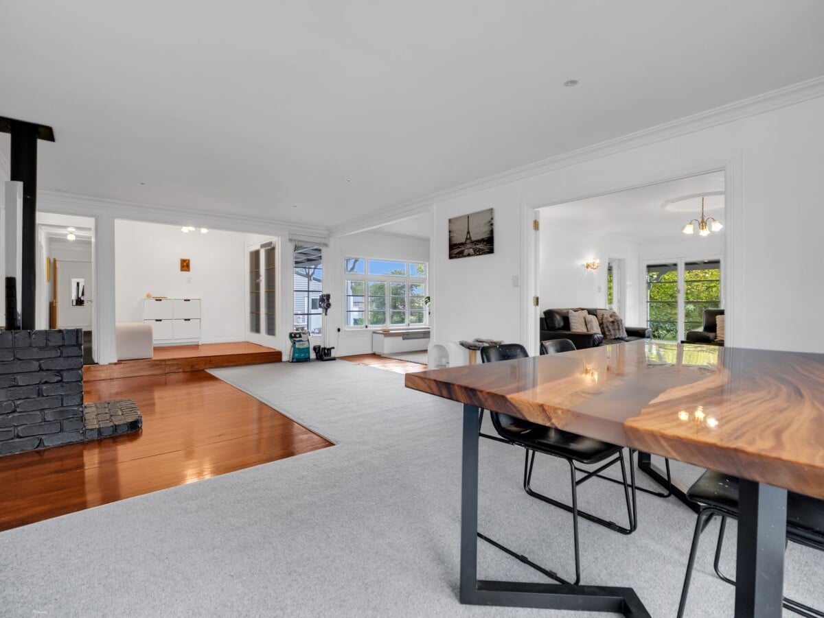 208 m2 Lifestyle 4 beds 2 baths house with sleepout on 1.29 ha land, 3-bay garaging, substantial 4-bay shedding with 3-phase power, and an additional 2-bay garage, close to Te Kauwhata village, you’ll have access to schools, childcare, medical facilities, emergency services, a golf course, sports clubs, a library, and a range of shops and cafés, approx 83 km to Auckland, 232 Martin Road, Waerenga, Waikato