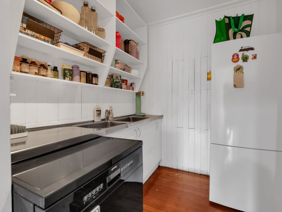 208 m2 Lifestyle 4 beds 2 baths house with sleepout on 1.29 ha land, 3-bay garaging, substantial 4-bay shedding with 3-phase power, and an additional 2-bay garage, close to Te Kauwhata village, you’ll have access to schools, childcare, medical facilities, emergency services, a golf course, sports clubs, a library, and a range of shops and cafés, approx 83 km to Auckland, 232 Martin Road, Waerenga, Waikato