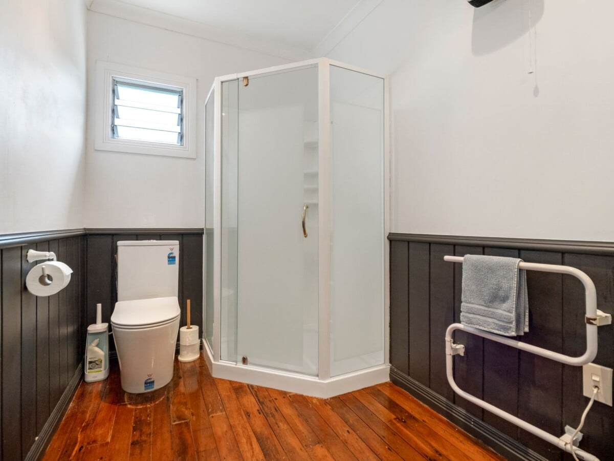 208 m2 Lifestyle 4 beds 2 baths house with sleepout on 1.29 ha land, 3-bay garaging, substantial 4-bay shedding with 3-phase power, and an additional 2-bay garage, close to Te Kauwhata village, you’ll have access to schools, childcare, medical facilities, emergency services, a golf course, sports clubs, a library, and a range of shops and cafés, approx 83 km to Auckland, 232 Martin Road, Waerenga, Waikato