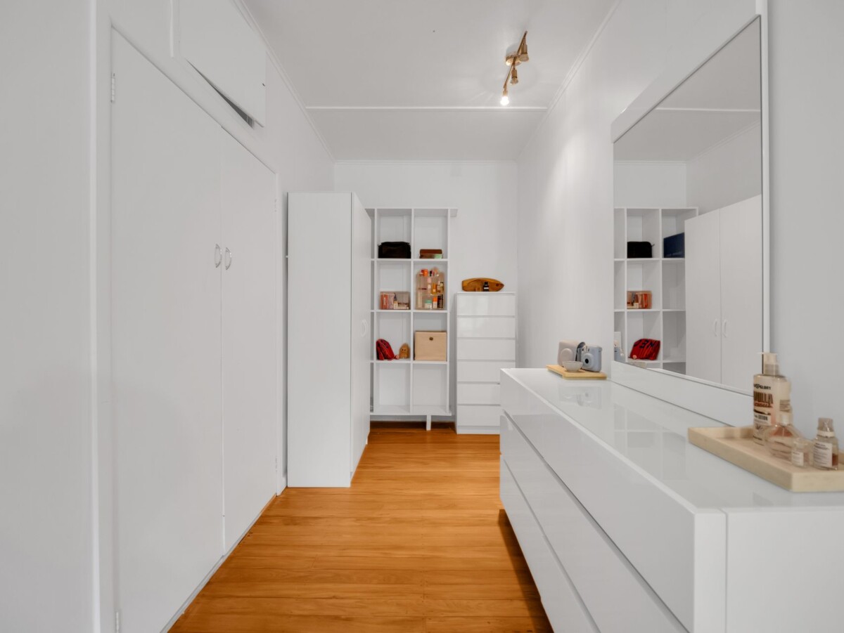 208 m2 Lifestyle 4 beds 2 baths house with sleepout on 1.29 ha land, 3-bay garaging, substantial 4-bay shedding with 3-phase power, and an additional 2-bay garage, close to Te Kauwhata village, you’ll have access to schools, childcare, medical facilities, emergency services, a golf course, sports clubs, a library, and a range of shops and cafés, approx 83 km to Auckland, 232 Martin Road, Waerenga, Waikato