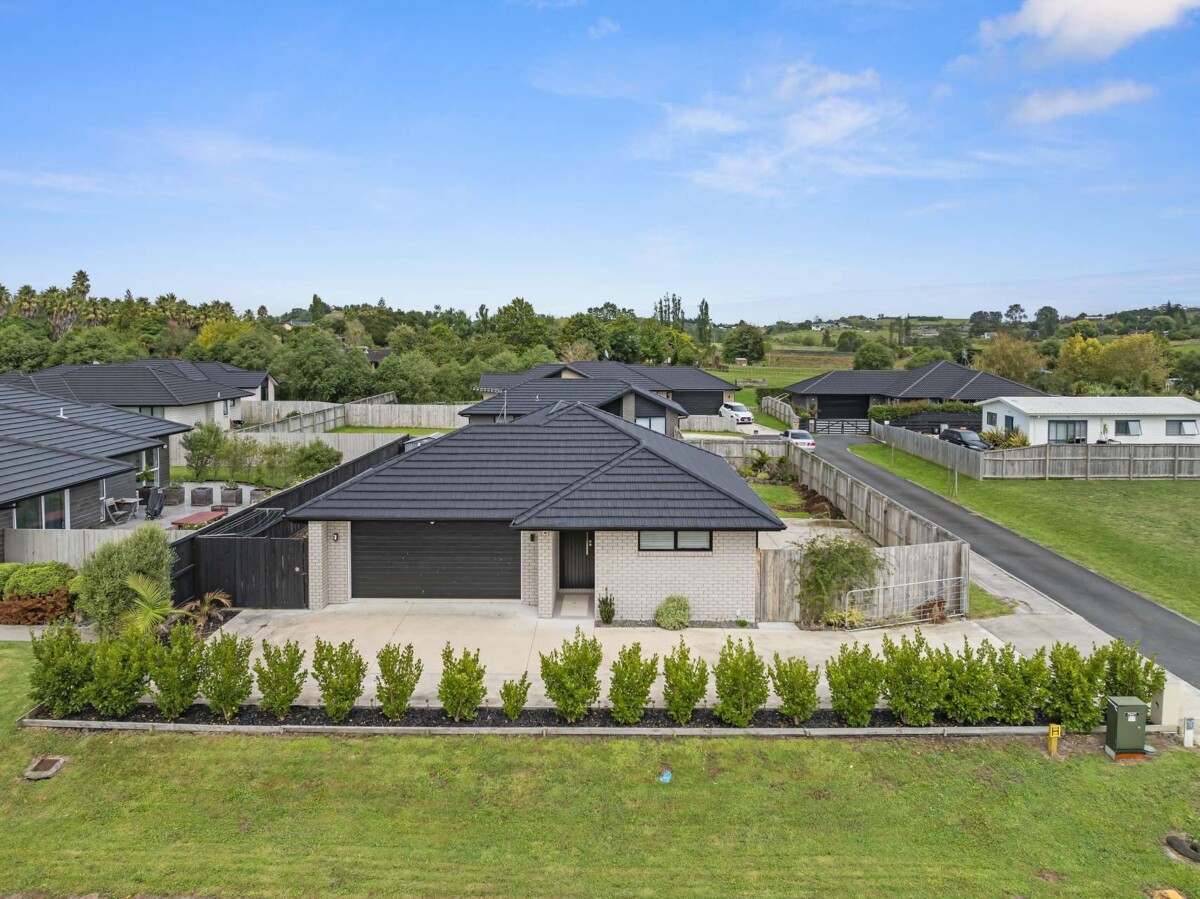 159m2 4 beds 2 baths house with double garage, close to Te Kauwhata Primary School and zoned for Te Kauwhata College. Local shops, cafés, and green spaces, approx 77 km to Auckland, 1 Rosso Lane, Te Kauwhata, Waikato