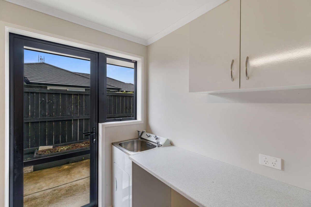 159m2 4 beds 2 baths house with double garage, close to Te Kauwhata Primary School and zoned for Te Kauwhata College. Local shops, cafés, and green spaces, approx 77 km to Auckland, 1 Rosso Lane, Te Kauwhata, Waikato