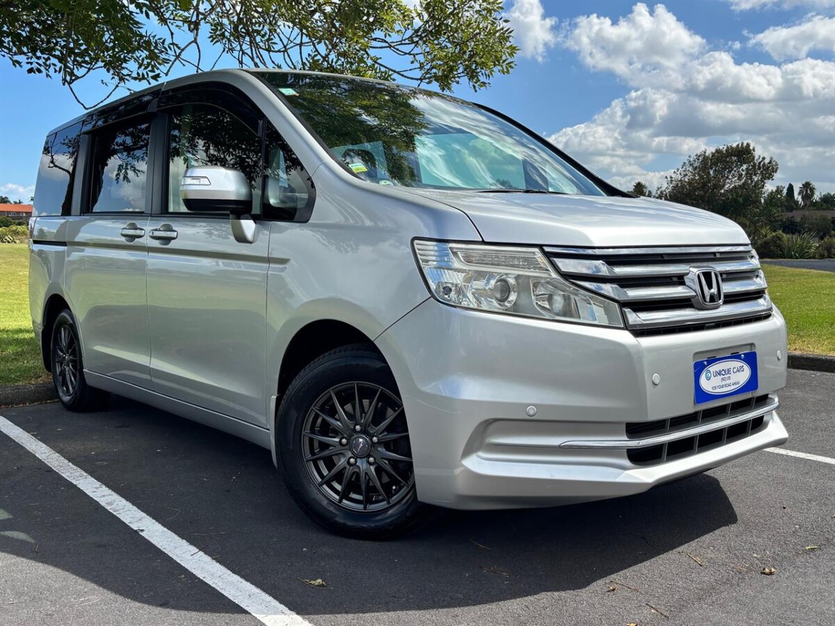 2014 Honda Stepwagon 2.0 G Comfort Selection, Automatic, 5 Door, Van, Silver, 8 Seats (Leather), 2000cc, Petrol, 126,916km