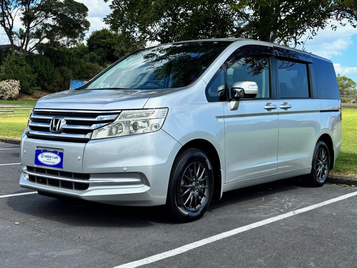 2014 Honda Stepwagon 2.0 G Comfort Selection, Automatic, 5 Door, Van, Silver, 8 Seats (Leather), 2000cc, Petrol, 126,916km