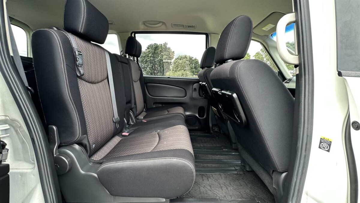 2015 Nissan Serena Highway Star Smart Hybrid, Automatic, 5 Door, Van, Pearl White, 8 seats, 2000cc, Hybrid (Hybrid), 95,876km