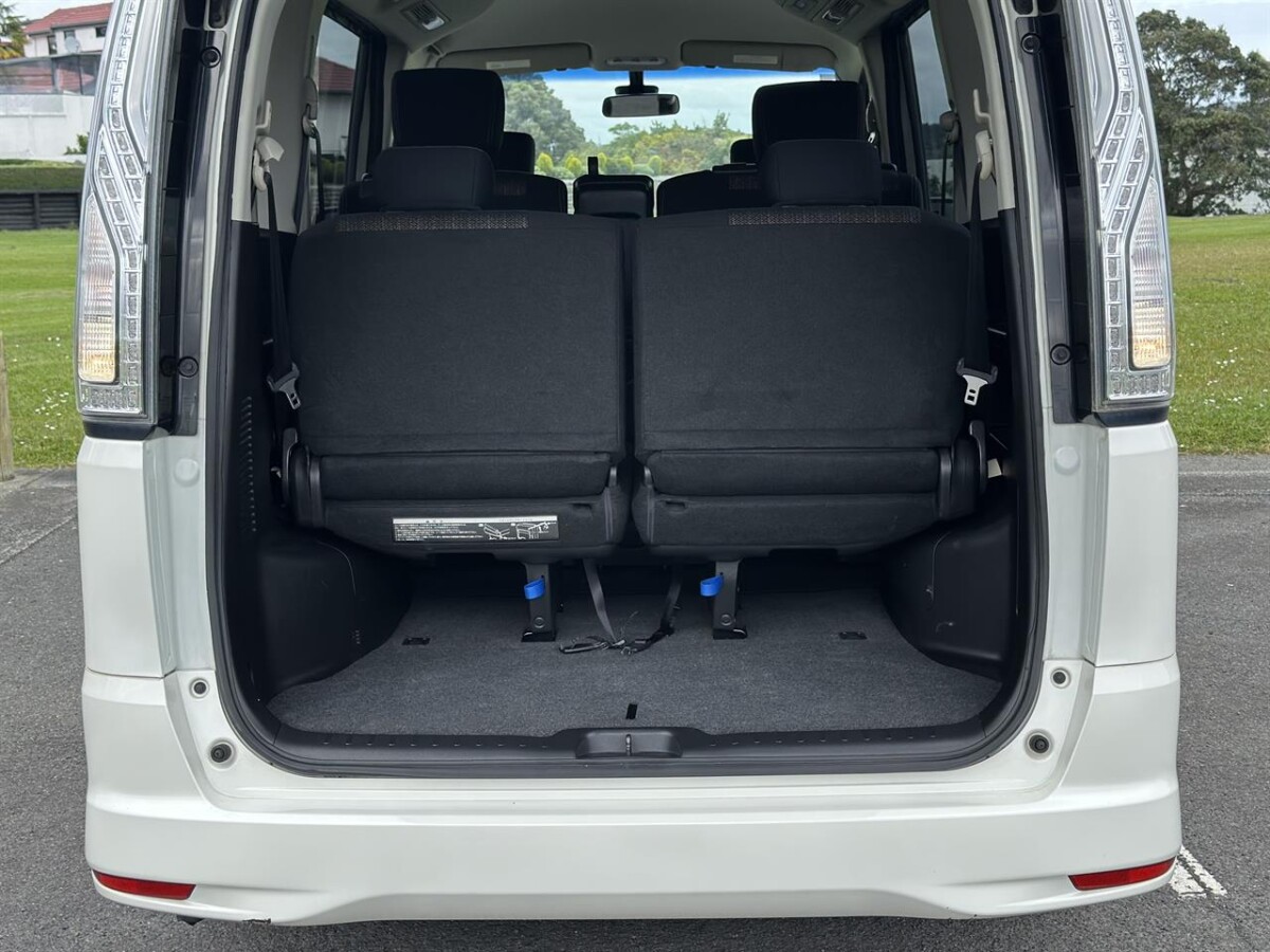 2015 Nissan Serena Highway Star Smart Hybrid, Automatic, 5 Door, Van, Pearl White, 8 seats, 2000cc, Hybrid (Hybrid), 95,876km