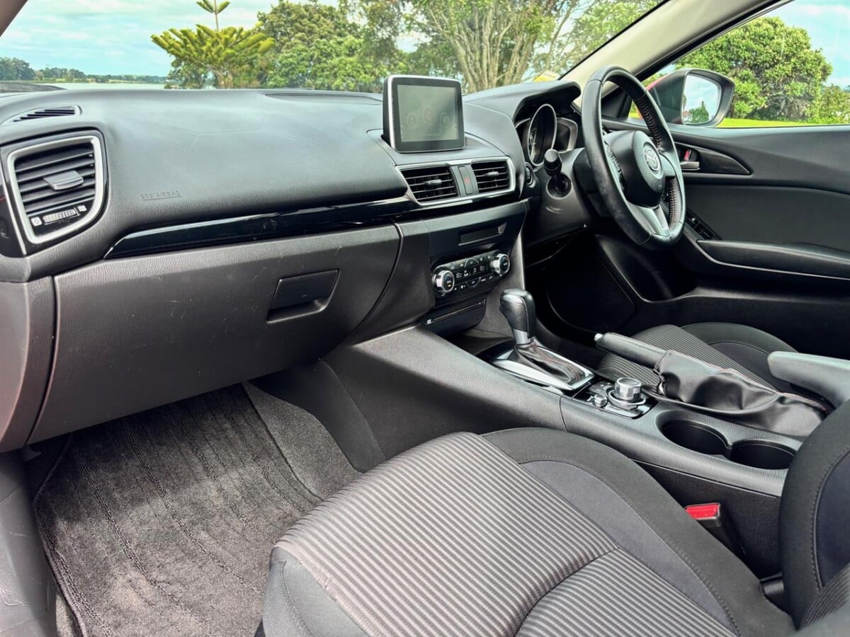 2014 Mazda Axela 15S Skyactiv, With Apple Car Play, Hatchback, Automatic, 1500cc, Petrol, 108,640km