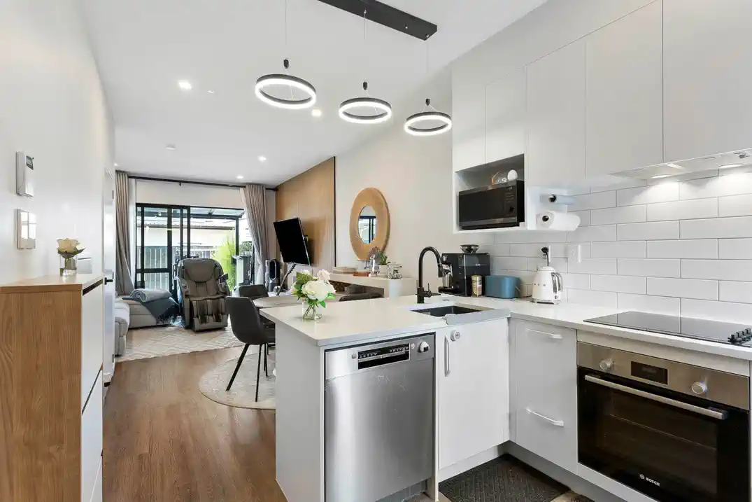 Motivated vendor, 2 beds + study room 1.5 baths home with car park, Walking distance to Te Nikau Primary School, zoned for the highly regarded Ormiston College, and just minutes from Ormiston Town Centre, 33 Kiato Lane, Flat Bush, Auckland