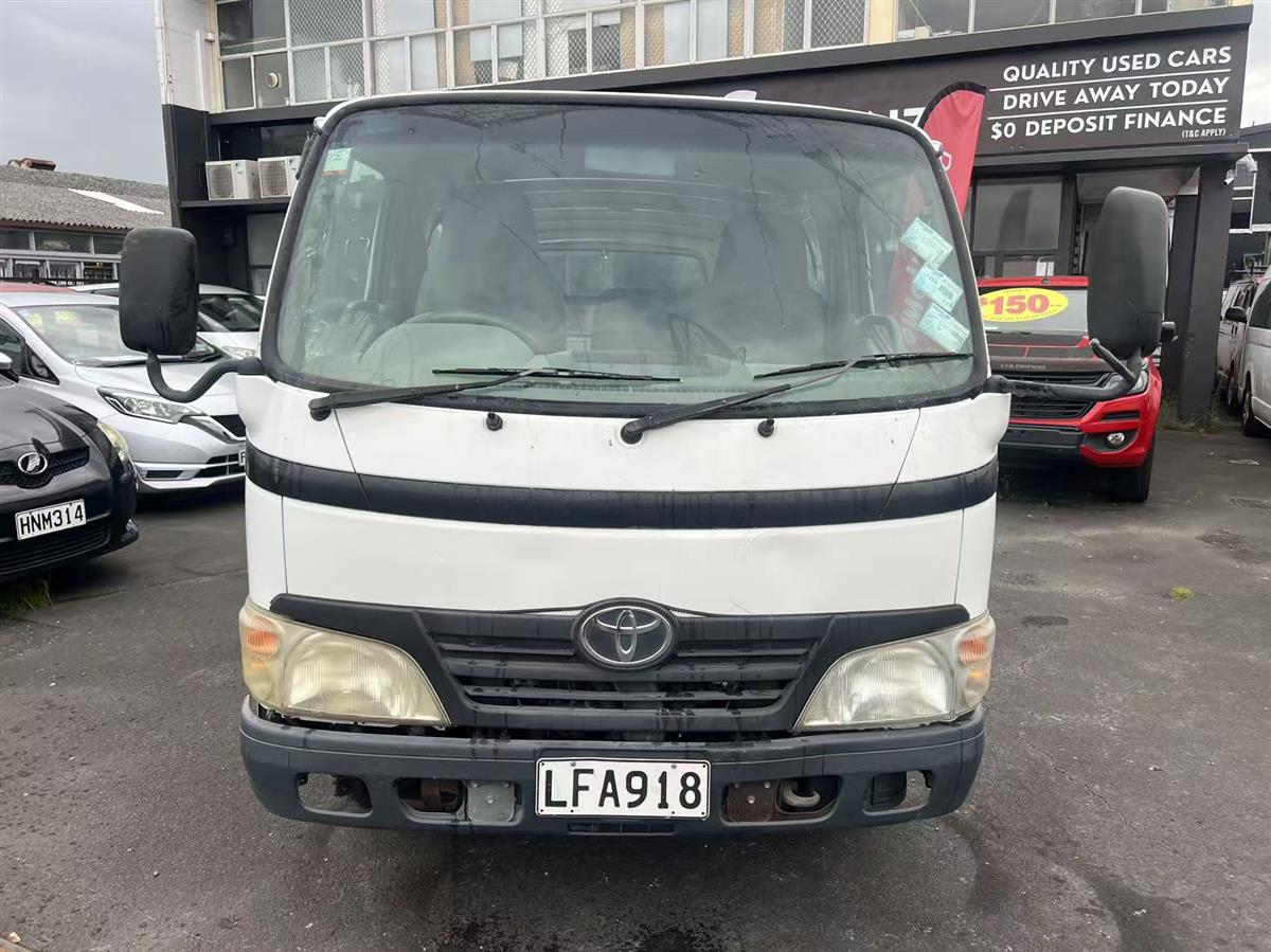 2007 Toyota Toyoace XZU508 Van Manual, 3 seats, Diesel,4,000 cc, 227,821 km