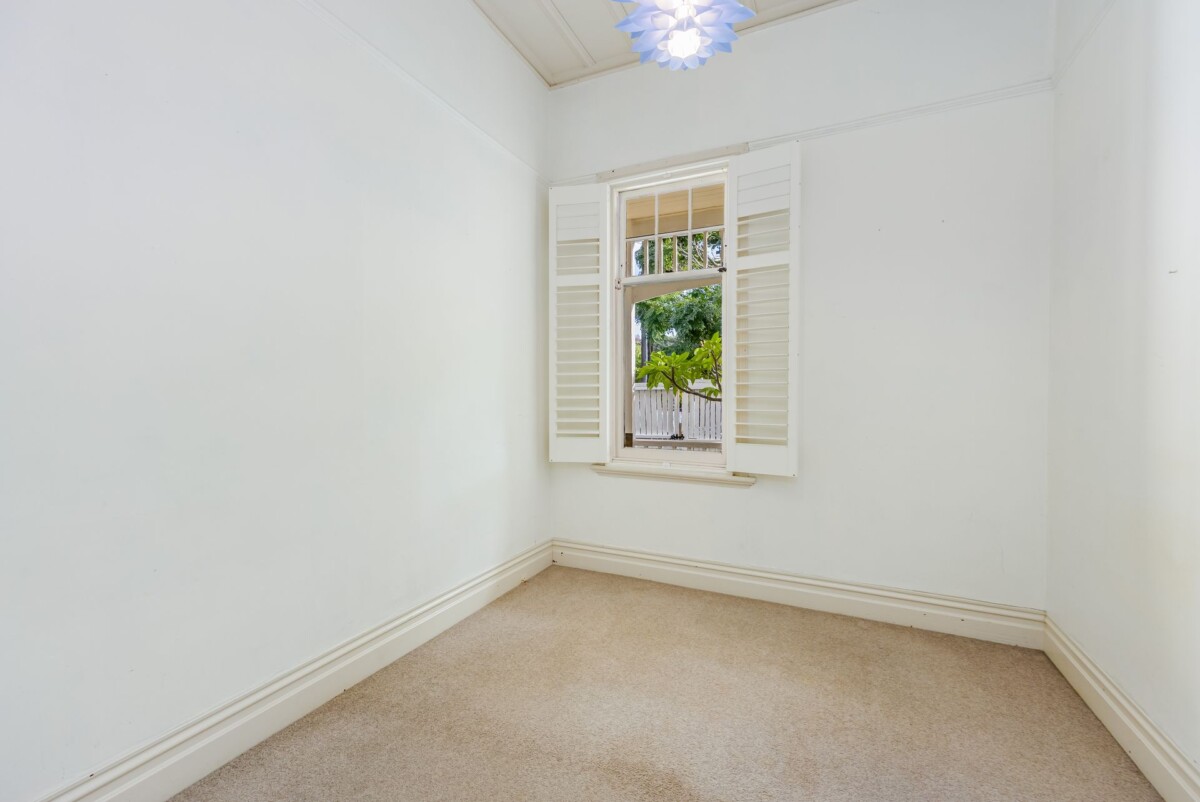 Double Grammar school zone, 3 beds 2 baths house with carport on 675m2 section, close to parks, reserve, schools, Newmarket shopping centre, zoned for Victoria Avenue School, Remuera Intermediate, Auckland Grammar, and Epsom Girls Grammar, 141 Bassett Road, Remuera, Auckland