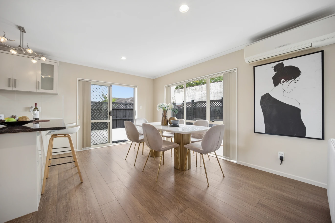 6 beds 3 baths house with double garage on 394m2 section, close to shops, supermarkets, schools, quick motorway access, zoned for Marshall Laing School, Blockhouse Bay Intermediate, and Lynfield College, 377 Richardson Road, Mount Roskill, Auckland