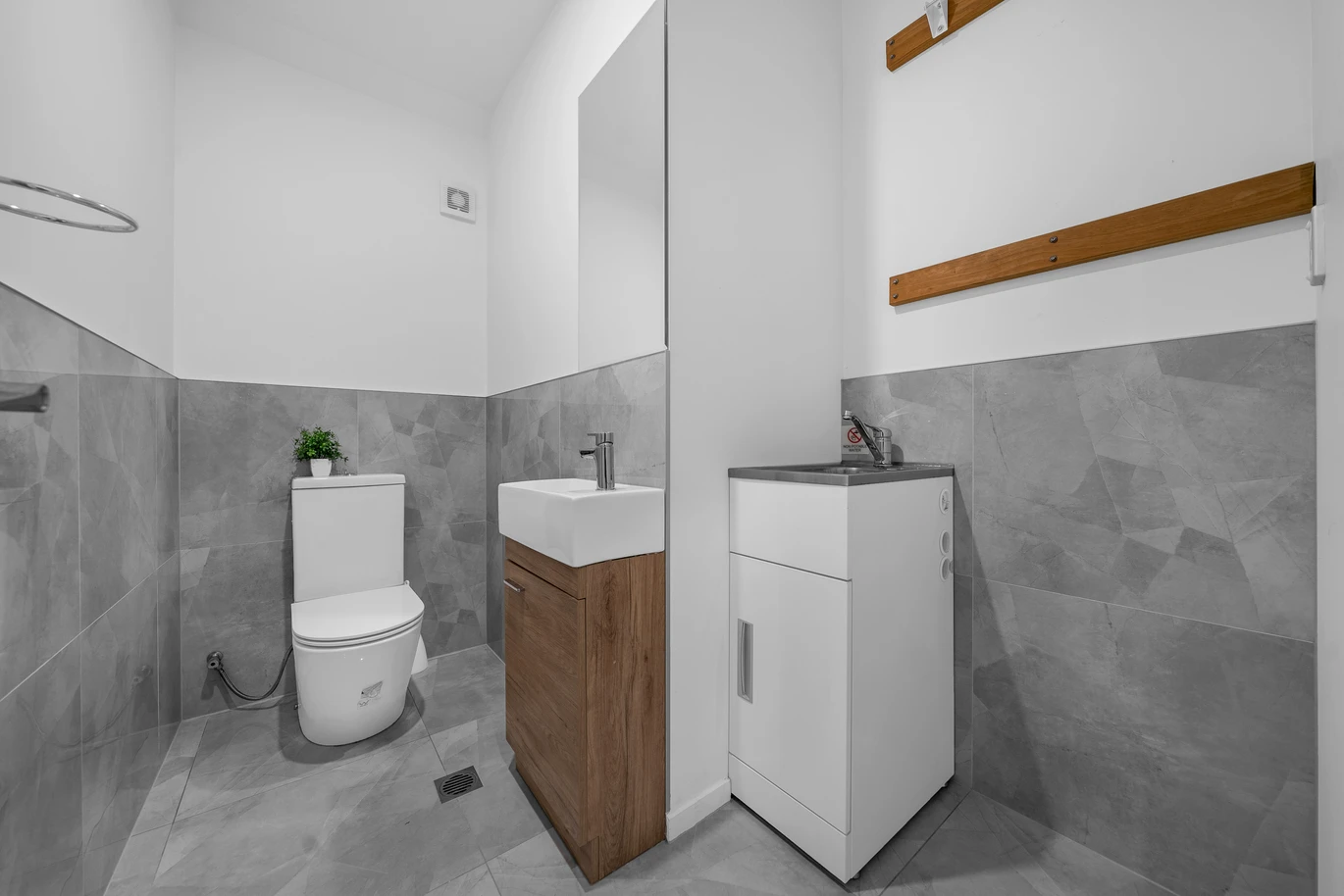 Move-in ready, 3 beds 2.5 baths home with car park, plus a secure backyard and storage shed, close to public transport, shops, and top-rated schools, 4B Ahunga Road, Karaka, Auckland