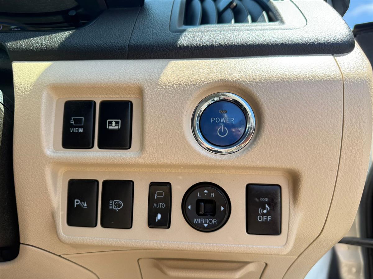 2013 Toyota Sai **Sunroof**Cruise Control**Leather Seats** Sedan Automatic, Silver, 5 seats, Hybrid, 2,362 cc, 95,730 km