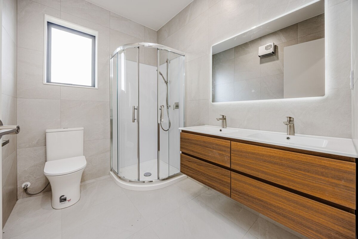 Brandnew 2 beds + study room 1 bath Duplex home with 2 car parks on 175m2 section, close to local amenities, schools, easy motorway access, 16 Ihi Place, Karaka, Auckland