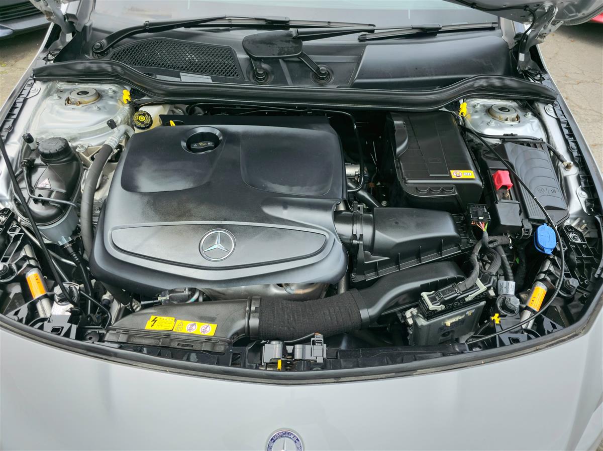 2014 Mercedes-Benz CLA 250 **Cruise Control**Half Leather Seats**Memory & Electric Seats**Factory Mags**Reversing Camera** Sedan Automatic, 5 seats, Silver, Petrol, 1,991 cc, 71,598 km