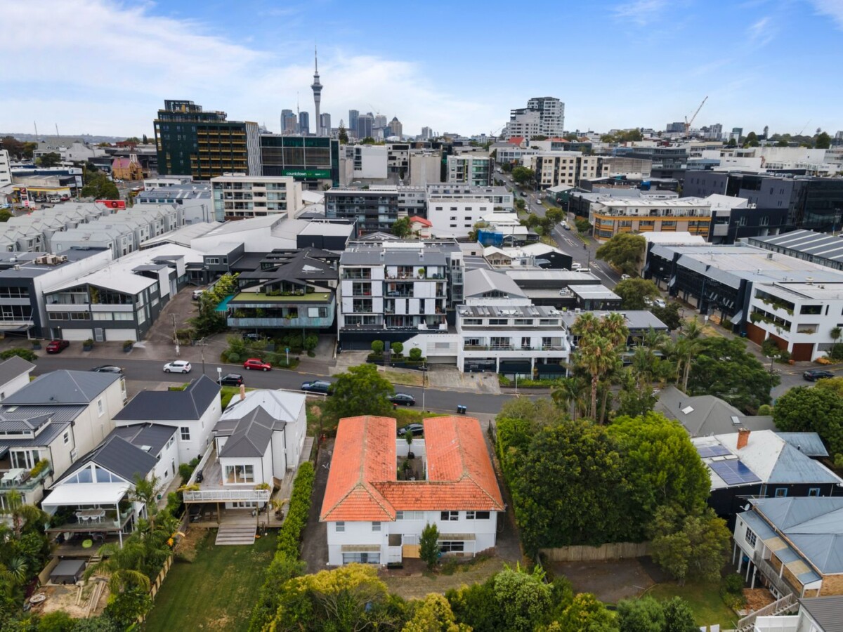 Vendors want it go, 6 beds 2 baths house with car parks, Downstairs: Living, dining, kitchen, 1 bedroom, 1 bathroom, laundry, Upstairs: 5 bedrooms, 1 bathroom, currently rented, Minutes to Countdown Ponsonby, Close to Ponsonby Central, cafes, bars & lifestyle hubs, Easy access to CBD, university & transport links, 2/36 Scanlan Street, Grey Lynn, Auckland