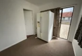 For rent, 4 beds (3 beds + study room) 1.5 baths house with double garage, available now, 1 Hutt Road, Manurewa, Auckland