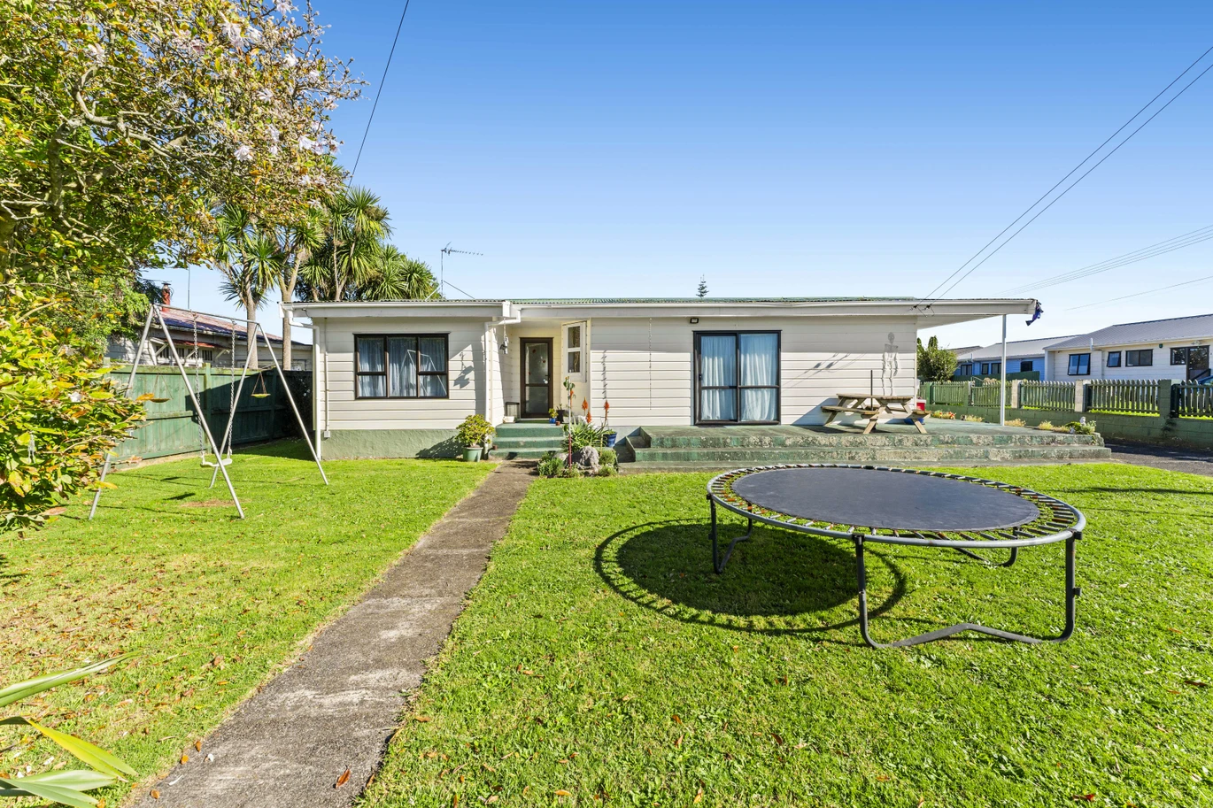 2 TITLES. 2,705m² section and offered as one package, 21 Smiths Ave: 5 beds 2 baths house and 1705m2 section, 23 Smiths Ave: 4 beds 2 baths house and 1000m2 section, close to schools, Papakura town centre, motorway access, 21 & 23 Smiths Avenue Papakura, Auckland