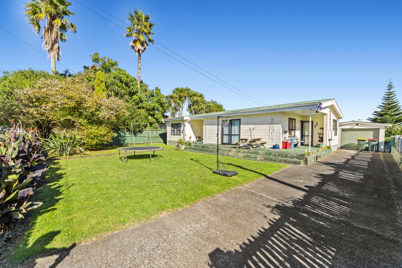 2 TITLES. 2,705m² section and offered as one package, 21 Smiths Ave: 5 beds 2 baths house and 1705m2 section, 23 Smiths Ave: 4 beds 2 baths house and 1000m2 section, close to schools, Papakura town centre, motorway access, 21 & 23 Smiths Avenue Papakura, Auckland