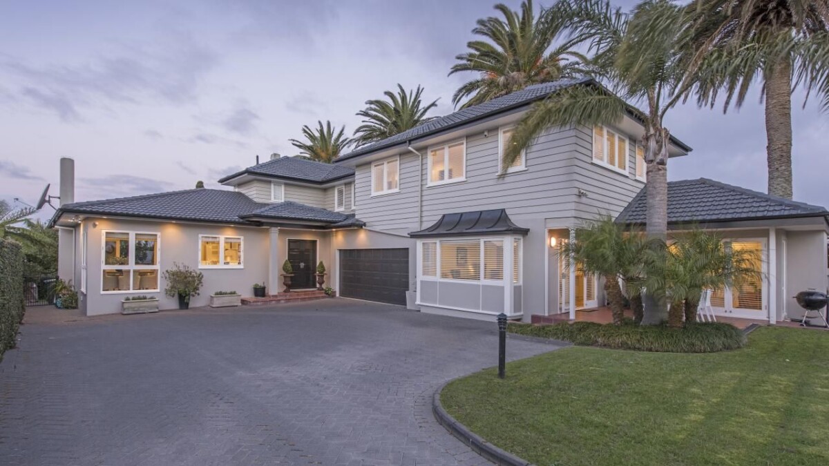 1604m2 site, 6 beds 3.5 baths house with double garage and self-contained flat and tennis court , heated pool and sea views, enjoy it or subdivide without resource consent into another two app 300m2 section {subject to surveyor confirmation) to build two prestige new home, but still keep the original premium home on app 1000 m2 land, 184 Kohimarama Road, Kohimarama, Auckland