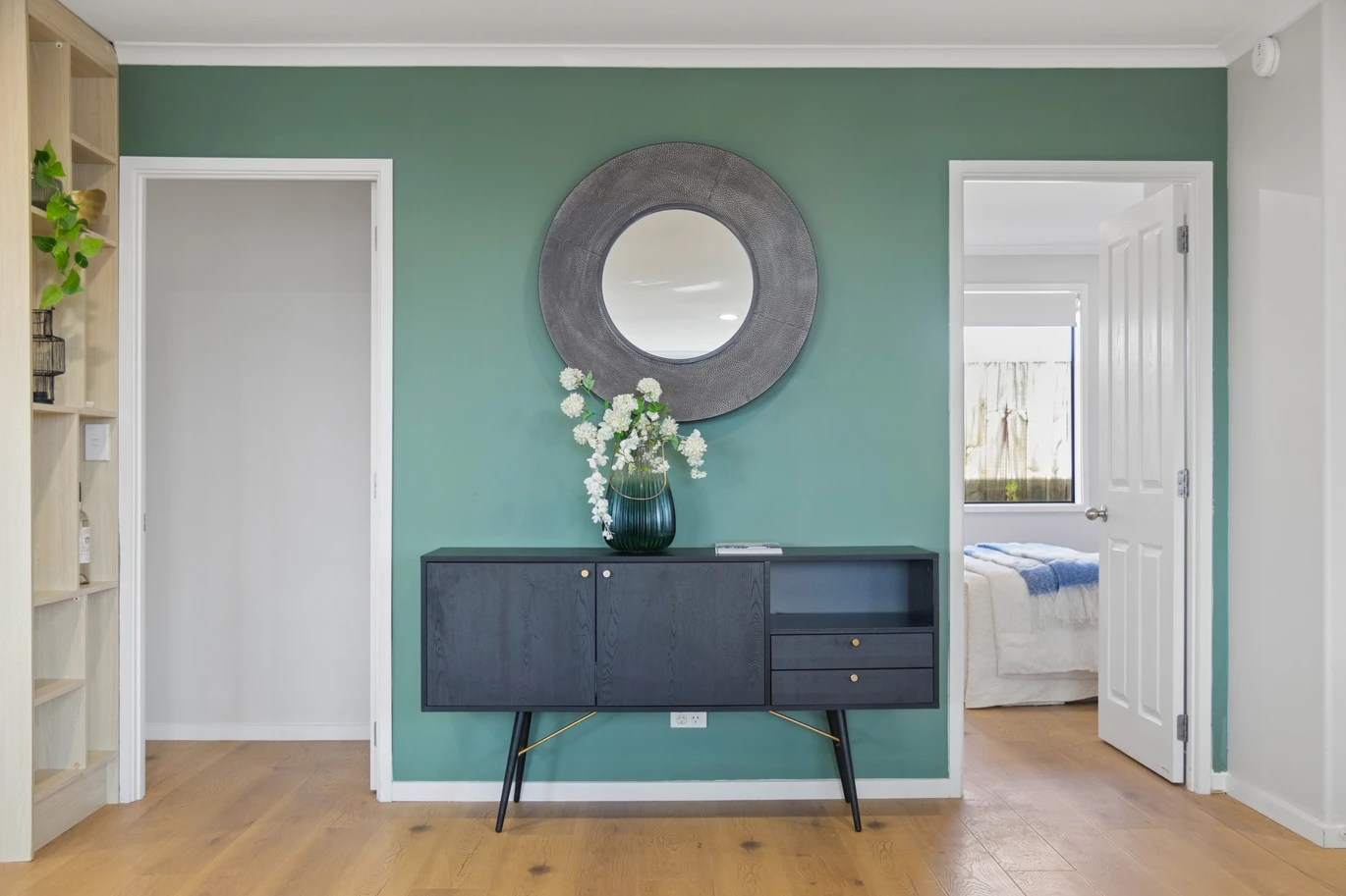 Brick and tile 3 beds 2 baths house with garage and sunroom on 348m2 section, close to the village, Blockhouse Bay Primary, 27A Exminster Street, Blockhouse Bay, Auckland